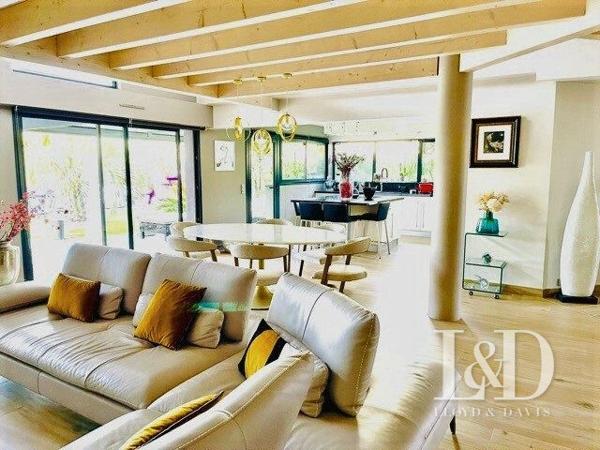  Maison d'architecte aux prestations exceptionnelles Bruges limite Le Bouscat