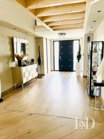  Maison d'architecte aux prestations exceptionnelles Bruges limite Le Bouscat