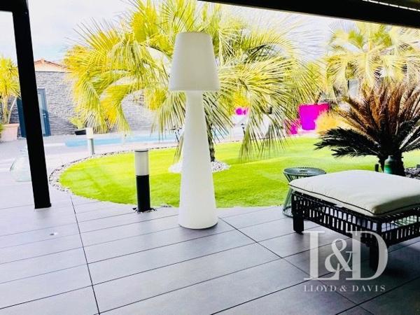  Maison d'architecte aux prestations exceptionnelles Bruges limite Le Bouscat