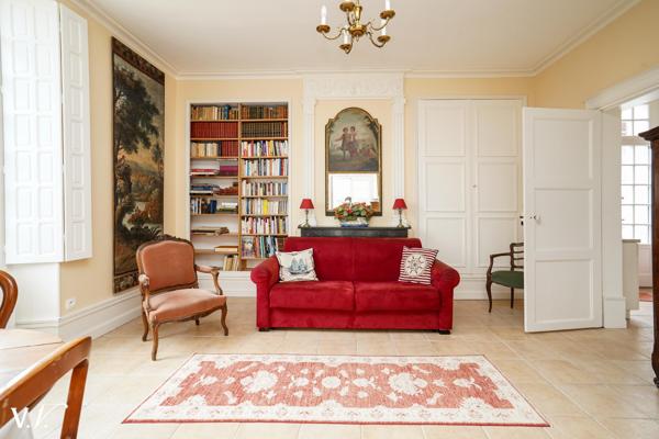 CHINON HISTORIQUE - HOTEL PARTICULIER SUR SON PARC