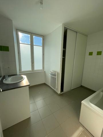 Appartement FONTENAY LE COMTE - 3 pièce(s) - 77.73 m2