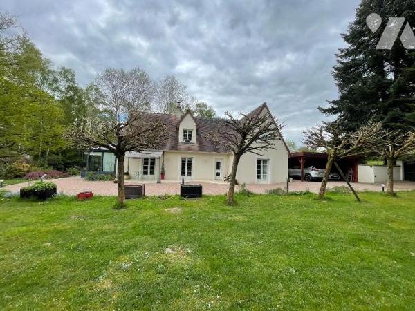 A ACHETER sur la commune de SAINTIGNY

Une charmante maison comprenant:

Au rez-de-chaussée...