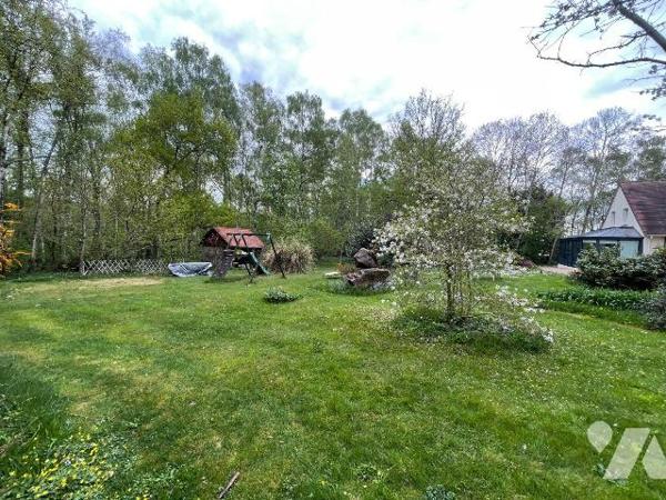 A ACHETER sur la commune de SAINTIGNY

Une charmante maison comprenant:

Au rez-de-chaussée...