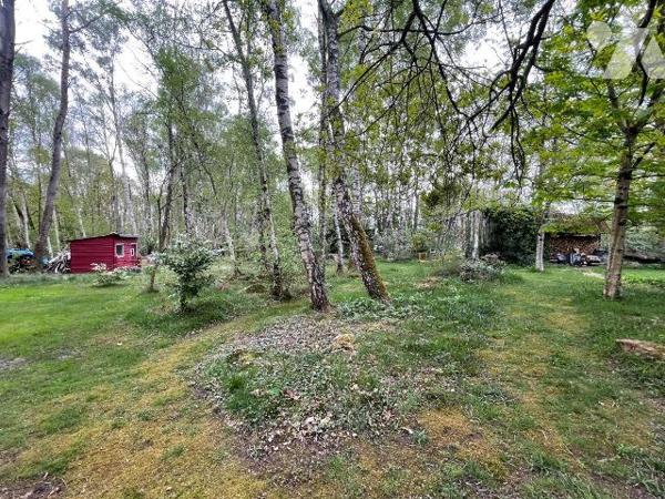 A ACHETER sur la commune de SAINTIGNY

Une charmante maison comprenant:

Au rez-de-chaussée...