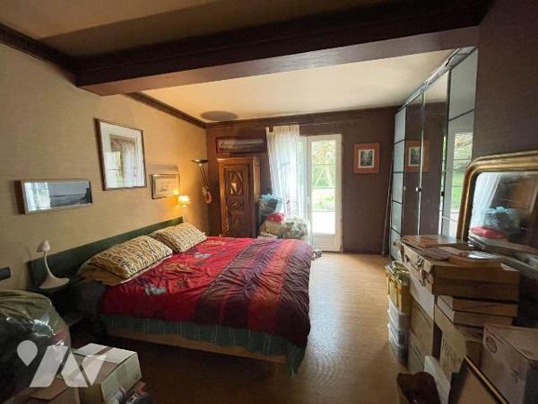 A ACHETER sur la commune de SAINTIGNY

Une charmante maison comprenant:

Au rez-de-chaussée...