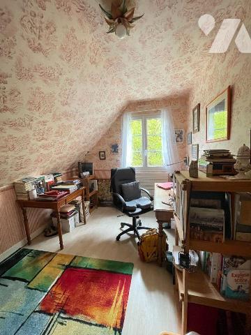 A ACHETER sur la commune de SAINTIGNY

Une charmante maison comprenant:

Au rez-de-chaussée...