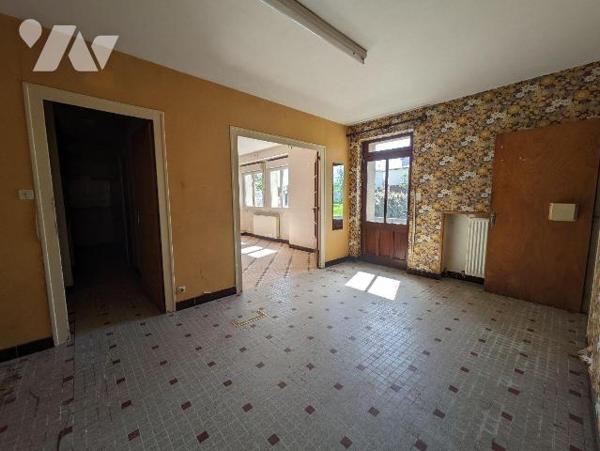 EXCLUSIVITÉ - LES HERBIERS - Maison de caractère à rénover alliant le calme de la campagne et l...