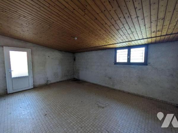 EXCLUSIVITÉ - LES HERBIERS - Maison de caractère à rénover alliant le calme de la campagne et l...