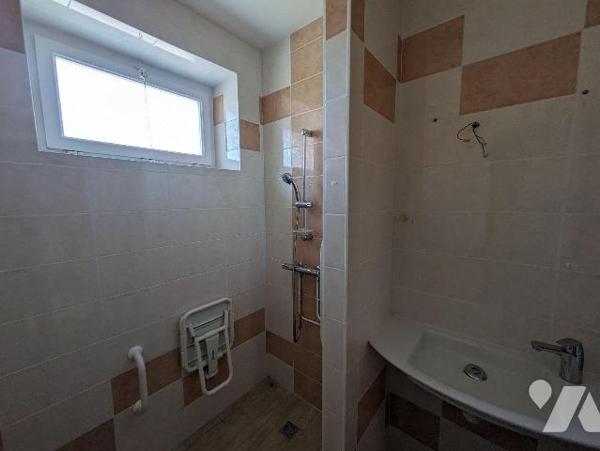 EXCLUSIVITÉ - LES HERBIERS - Maison de caractère à rénover alliant le calme de la campagne et l...