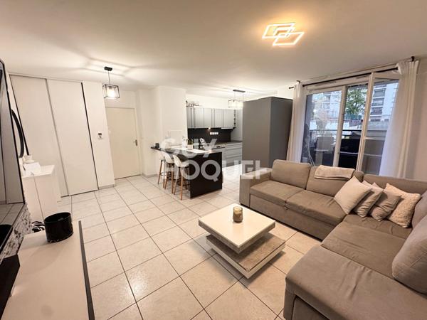 Appartement T3 , 70 m² , Plein centre de Vénissieux , Balcon, Résidence 2013