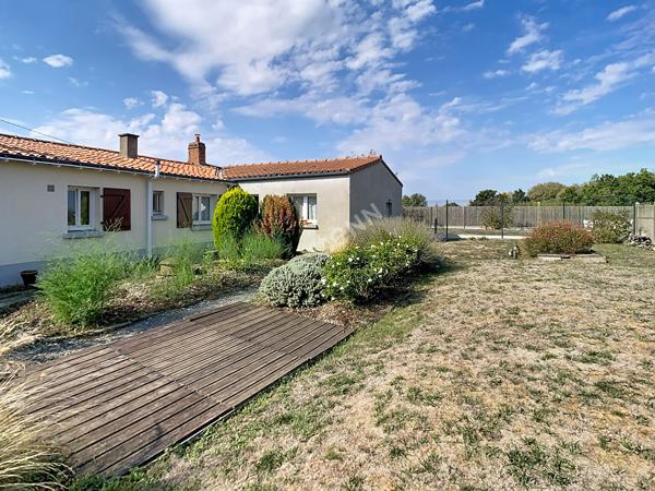 Maison Vallet 4 pièce(s) 99 m2