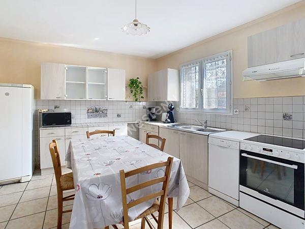 Maison Vallet 4 pièce(s) 99 m2