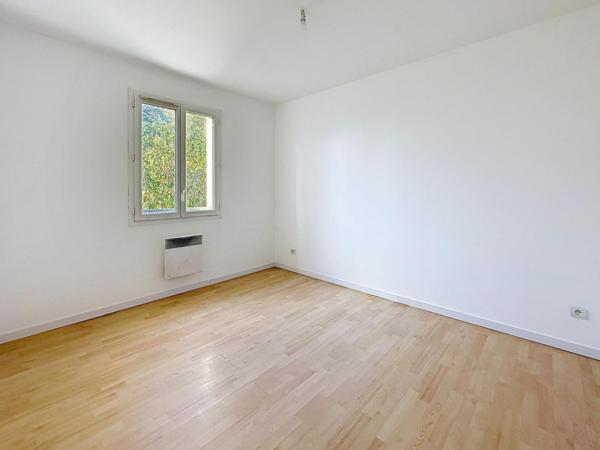 Maison familiale récente à Creil