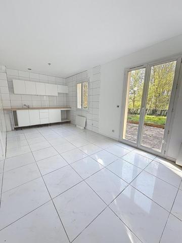 Maison familiale récente à Creil