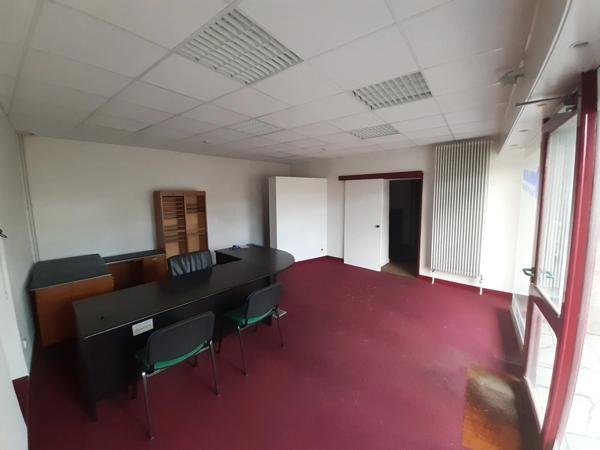 Dpt Loire (42), à vendre PANISSIERES immeuble