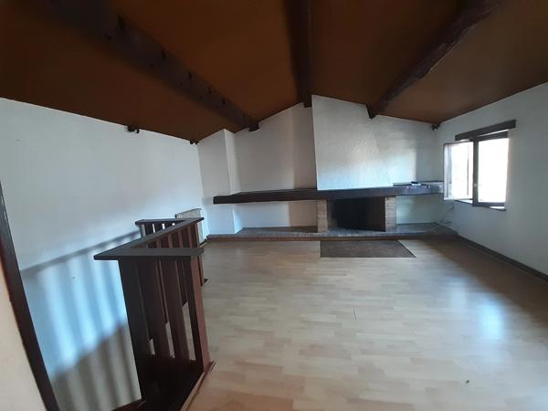 Dpt Loire (42), à vendre PANISSIERES immeuble