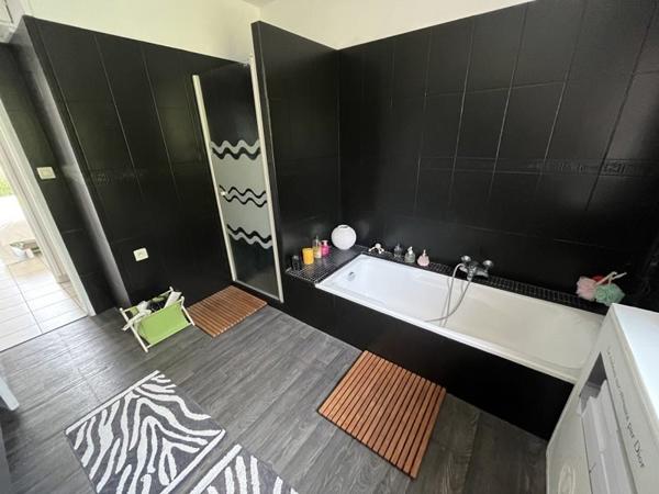 Maison à vendre 320 000 € Saint-Germain-les-Vergnes 5 p 110 m² DPE C