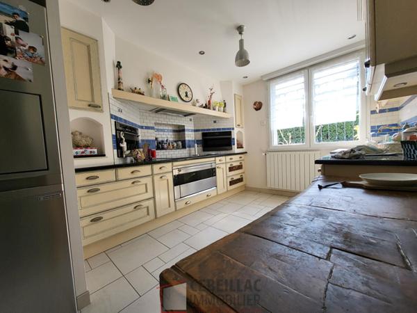 Maison 13 pièce(s) 5 chambre(s) 416 m²