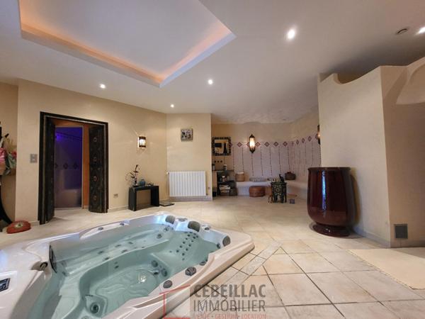 Maison 13 pièce(s) 5 chambre(s) 416 m²