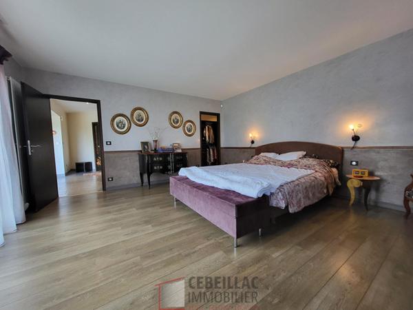 Maison 13 pièce(s) 5 chambre(s) 416 m²