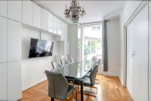 Bureaux à louer 40m² Paris environnement dynamique transports immédiats