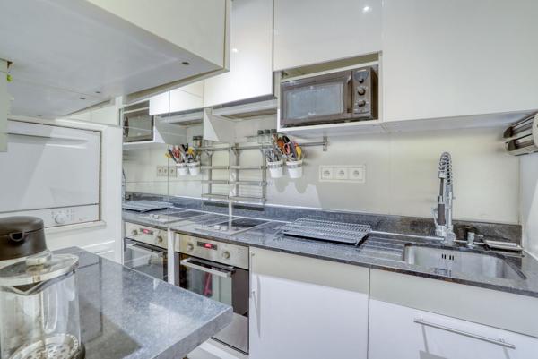 Bureaux à louer 40m² Paris environnement dynamique transports immédiats