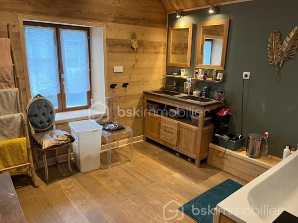 Immeuble mixte de 885 m²