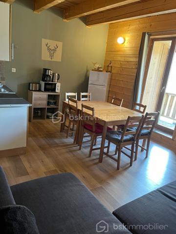 Immeuble mixte de 885 m²