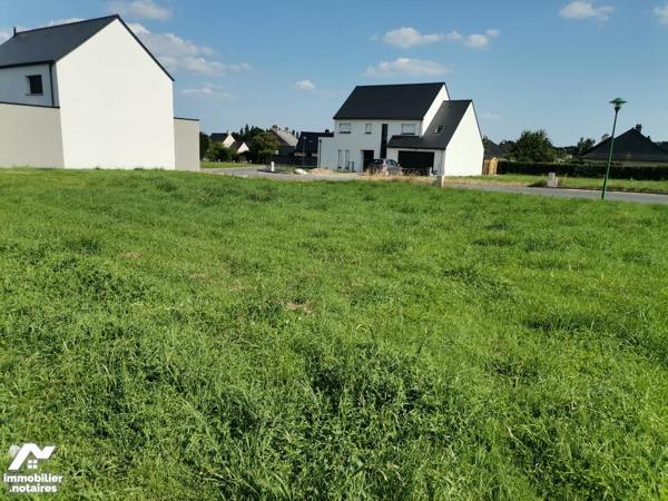 MONTFORT SUR MEU, terrain à bâtir de 700m², viabilisé