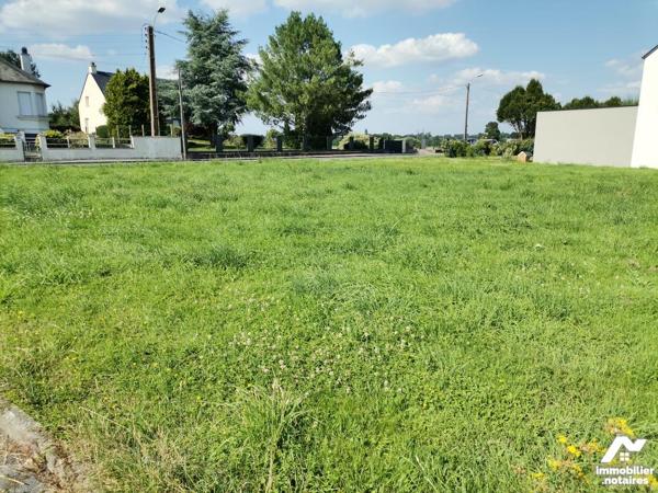 MONTFORT SUR MEU, terrain à bâtir de 700m², viabilisé