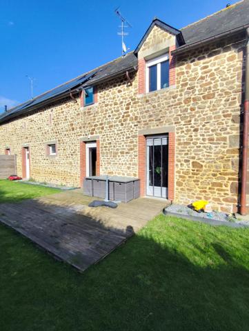 Charmante longère mitoyenne avec terrain !