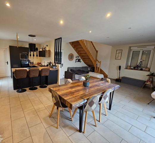 Charmante longère mitoyenne avec terrain !