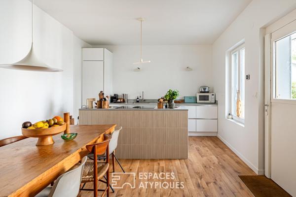 Maison de ville au design épuré et terrasse secrète à Malakoff