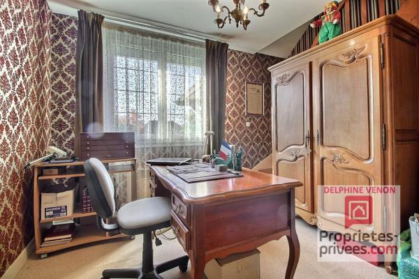 Exclusivité - Maison avec 5 chambres dont 3 en rdc + bureau  sur un terrain de 1200 m² à Chateauneuf Sur Loire