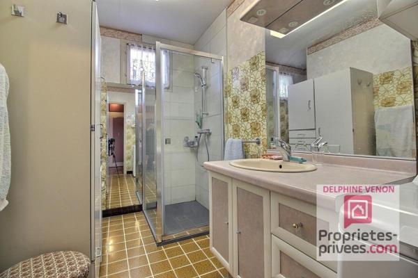 Exclusivité - Maison avec 5 chambres dont 3 en rdc + bureau  sur un terrain de 1200 m² à Chateauneuf Sur Loire