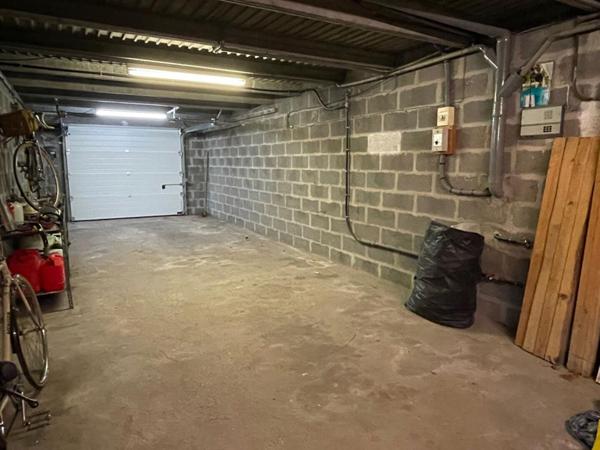 Exclusivité - Maison avec 5 chambres dont 3 en rdc + bureau  sur un terrain de 1200 m² à Chateauneuf Sur Loire