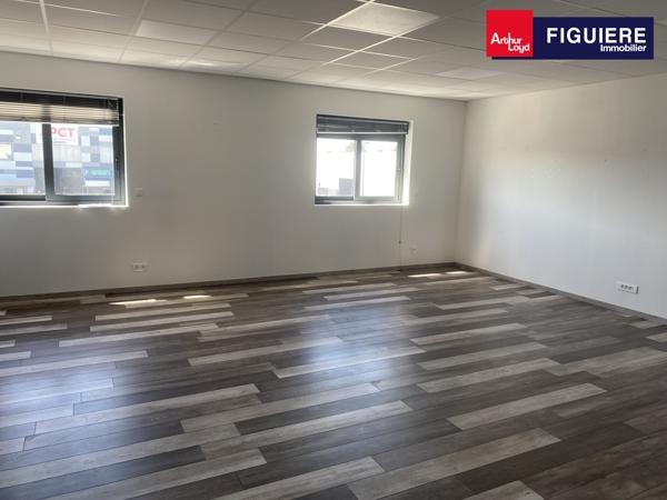 BUREAUX 90 M² A LOUER PELISSANNE