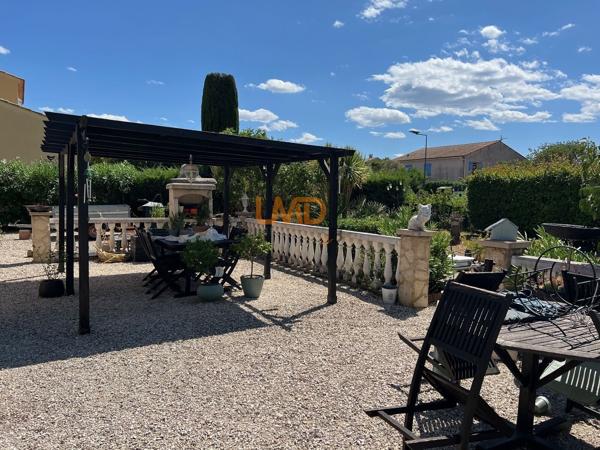 Villa de plain pied 1ère mise en vente jardin arboré