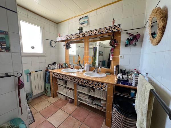 Villa de plain pied 1ère mise en vente jardin arboré