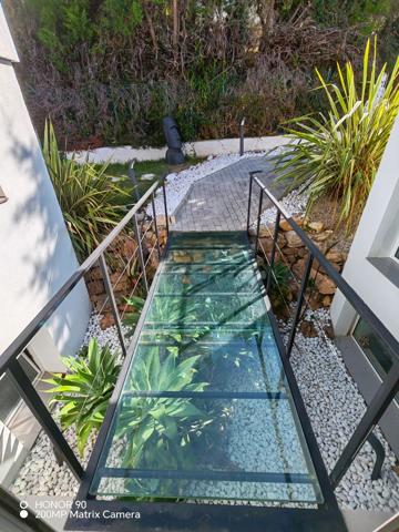 Le Cannet (06110) Villa LAS PALMAS de style californien avec piscine et jardin exotique