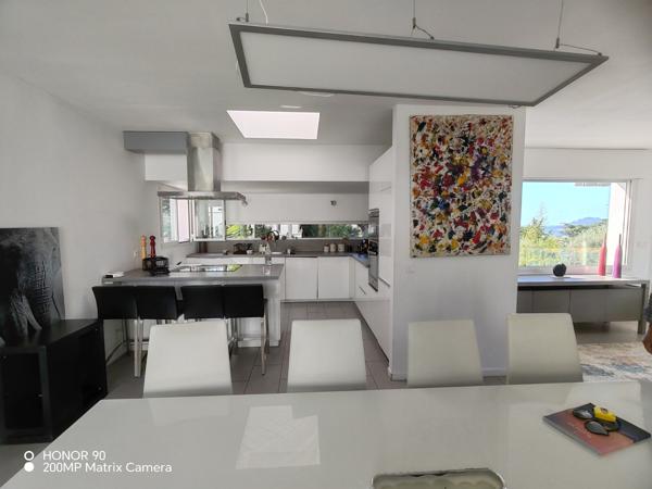 Le Cannet (06110) Villa LAS PALMAS de style californien avec piscine et jardin exotique