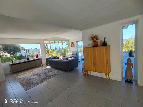 Le Cannet (06110) Villa LAS PALMAS de style californien avec piscine et jardin exotique