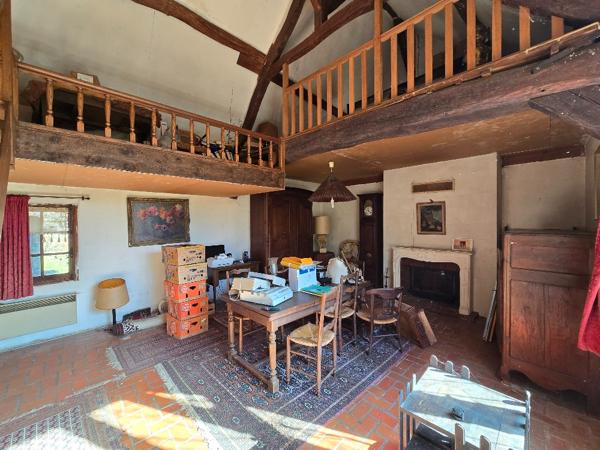 Maison de campagne de caractère 1 heure Paris sud terrain boisé avec étang 4353m²