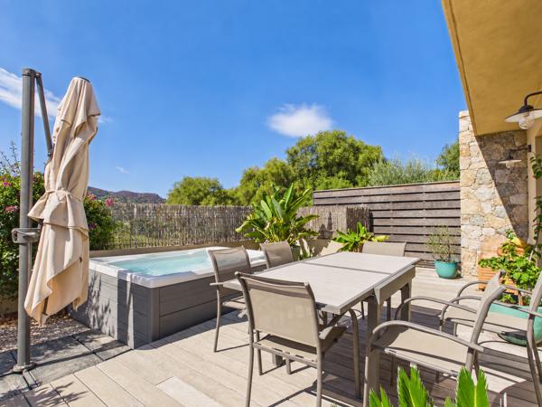 Appartement
         3 pièces
        - 80 m² 399 000 €*