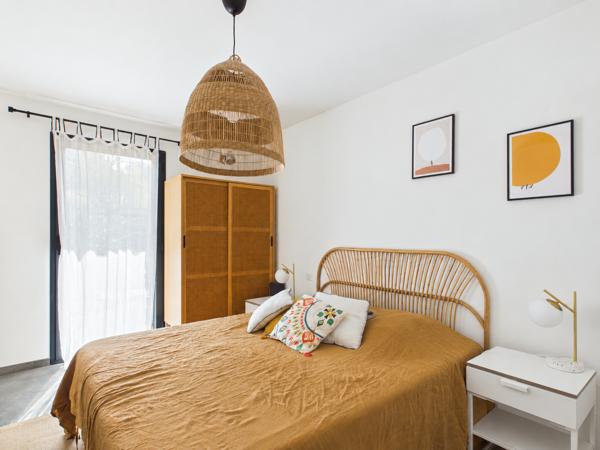 Appartement
         3 pièces
        - 80 m² 399 000 €*