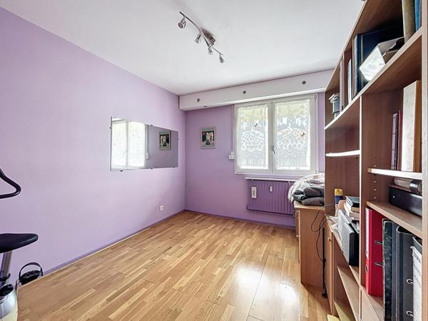 Appartement 77 m² avec balcons, cave et box –