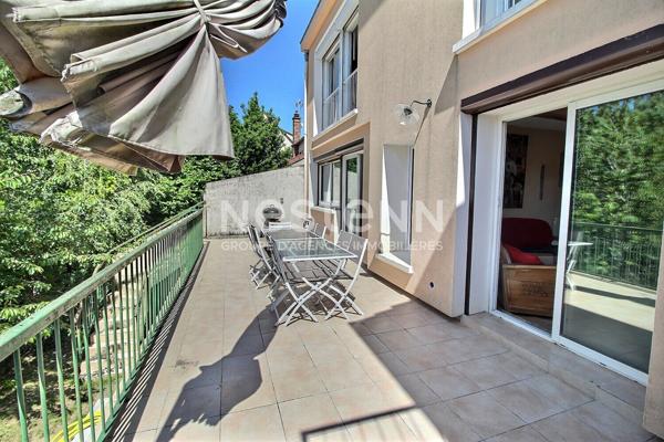 Maison Massy 160 m² habitables édifiée sur terrain représentant 365 m²