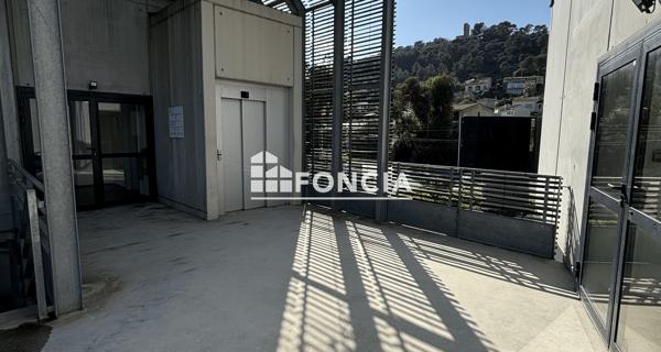 À vendre Local commercial 7 pièces 147 m² - Hyères 83400