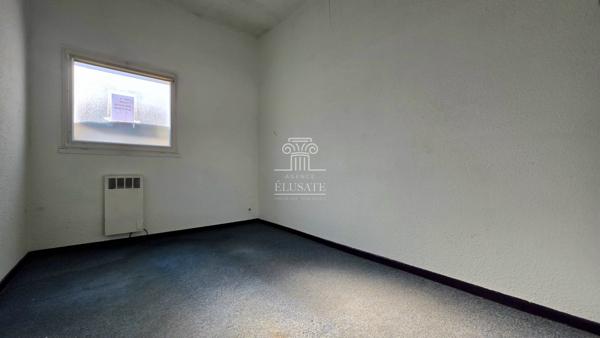 Eauze (32800) LOCAL PROFESSIONNEL OU INVESTISSEMENT LOCATIF- Fort potentiel à proximité du centre-ville