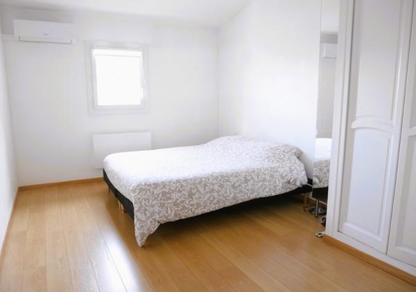 Trets (13530) Maison de Ville de type 5 avec garage, terrasse, piscine et dépendance.